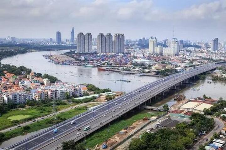 Nội dung: Mùa hè đang đầy vui vẻ với những bức tường nhảy vò đang xu hướng trên mạng